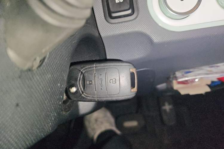 Used Wuling Hongguang MINIEV 2021 Macaron Fashion Model Lithium Iron Phosphate Vehicle Key