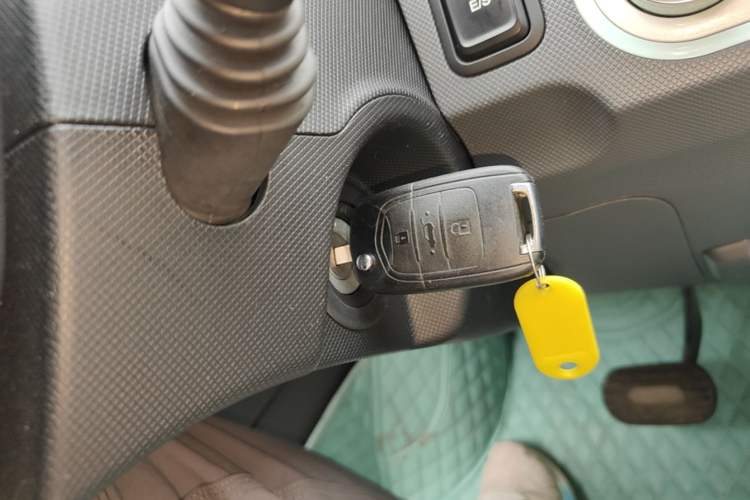 Used Wuling Hongguang MINIEV 2021 Macaron Premium Model – Lithium Iron Phosphate Vehicle Key