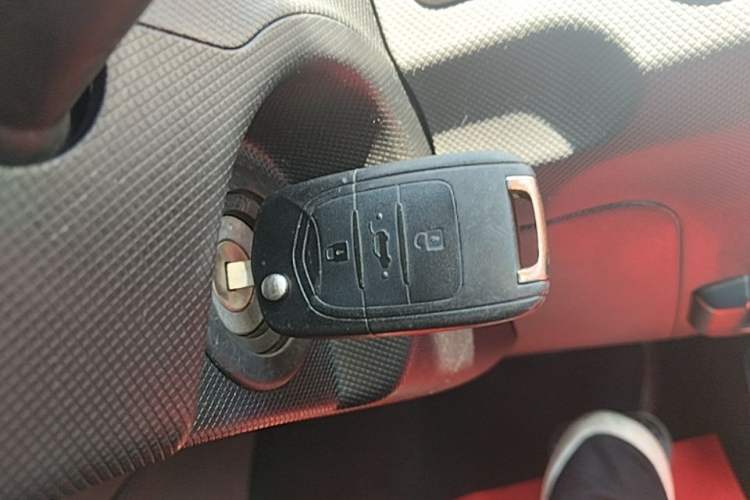 Used Wuling Hongguang MINIEV 2021 Macaron Premium Model – Lithium Iron Phosphate Vehicle Key