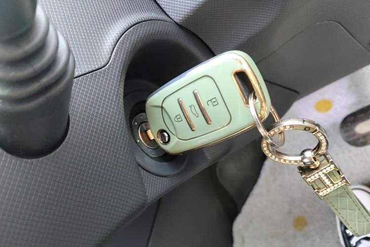 Used Wuling Hongguang MINIEV 2021 Macaron Fashion Model Lithium Iron Phosphate Vehicle Key