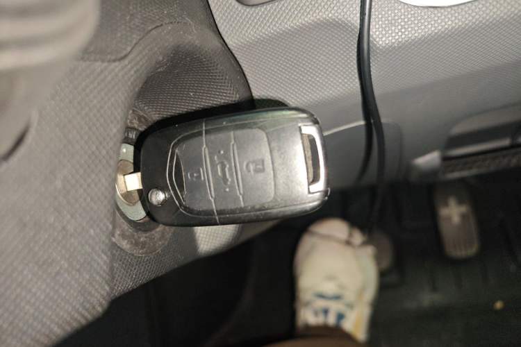Used Wuling Hongguang MINIEV 2021 Macaron Fashion Model Lithium Iron Phosphate Vehicle Key