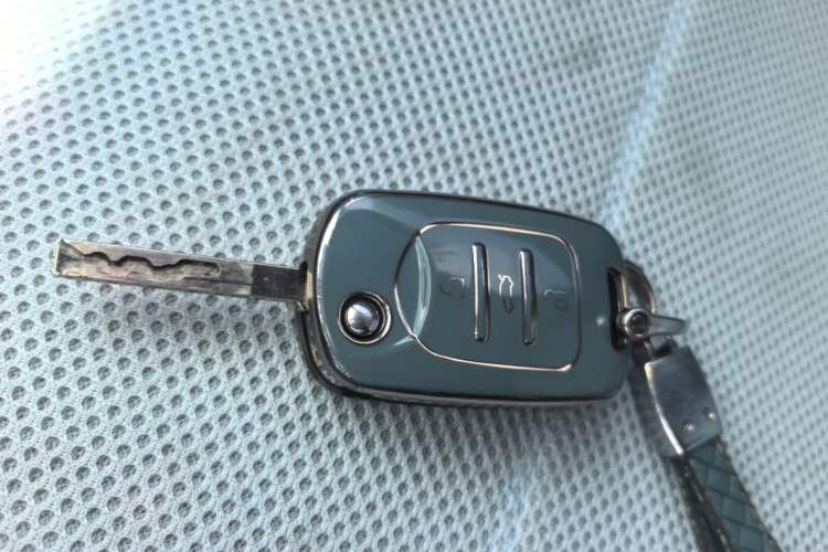 Used Wuling Hongguang MINIEV 2021 Macaron Premium Model – Lithium Iron Phosphate Vehicle Key