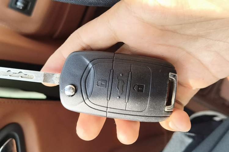 Used Wuling Hongguang MINIEV 2021 Macaron Premium Model – Lithium-NMC Vehicle Key