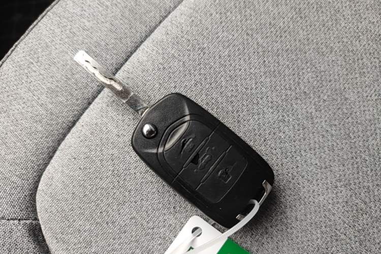 Used Wuling Hongguang MINIEV 2021 Macaron Premium Model – Lithium Iron Phosphate Vehicle Key
