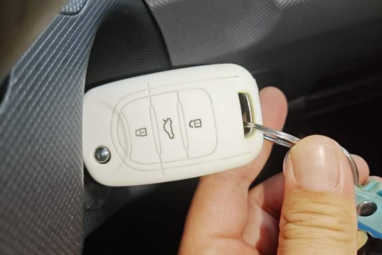 Used Wuling Hongguang MINIEV 2021 Macaron Premium Model – Lithium Iron Phosphate Vehicle Key