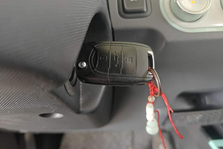 Used Wuling Hongguang MINIEV 2021 Macaron Premium Model – Lithium Iron Phosphate Vehicle Key