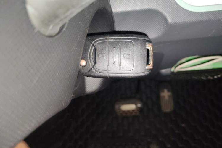Used Wuling Hongguang MINIEV 2021 Macaron Fashion Model Lithium Iron Phosphate Vehicle Key