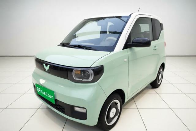 Używany Wuling Hongguang MINIEV 2021 Macaron Premium Model – Lithium Iron Phosphate