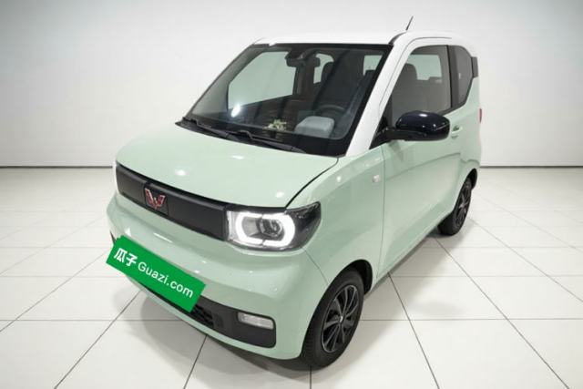 Ojetý Wuling Hongguang MINIEV 2021 Macaron Premium Model – Lithium Iron Phosphate