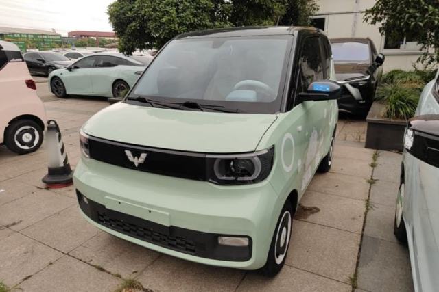 Used Wuling Hongguang MINIEV 2021 Macaron Premium Model – Lithium Iron Phosphate