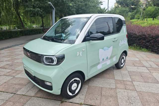 Ojetý Wuling Hongguang MINIEV 2021 Macaron Premium Model – Lithium Iron Phosphate