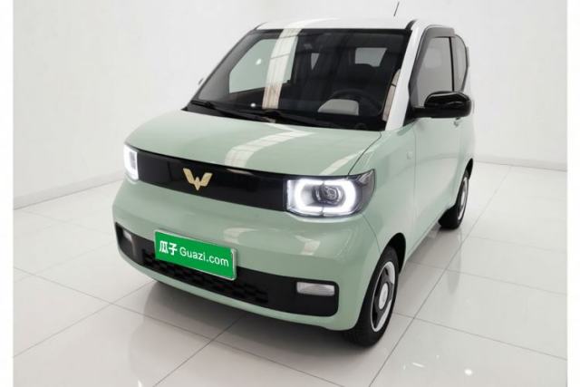 Ojetý Wuling Hongguang MINIEV 2021 Macaron Premium Model – Lithium Iron Phosphate