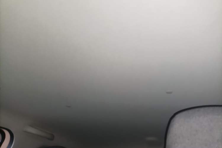 Used Wuling Hongguang MINIEV 2021 Macaron Sandwich Model 120 km Lithium NMC Headliner