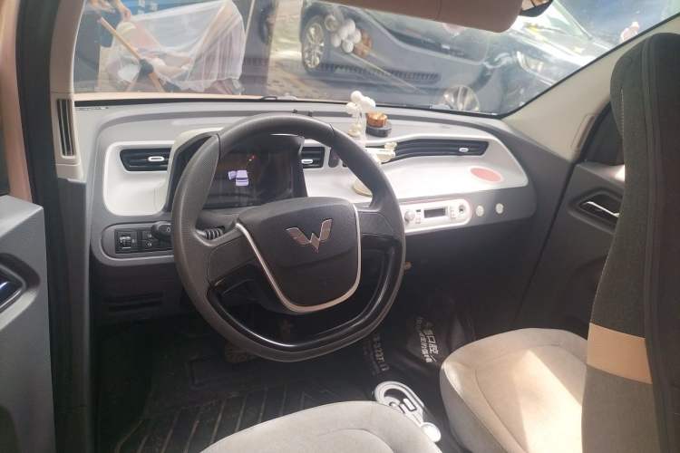 Used Wuling Hongguang MINIEV 2021 Macaron Premium Model – Lithium-NMC Headliner