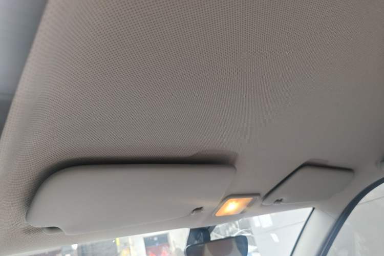 Used Wuling Hongguang MINIEV 2021 Macaron Fashion Model Lithium Iron Phosphate Headliner