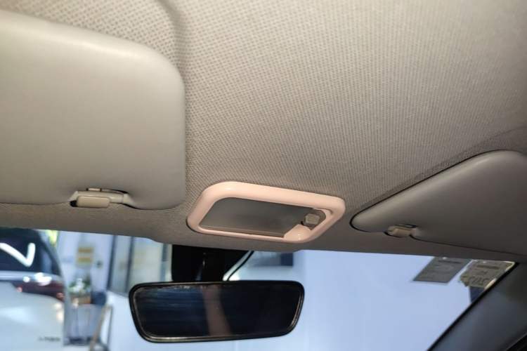 Used Wuling Hongguang MINIEV 2021 Macaron Premium Model – Lithium Iron Phosphate Headliner