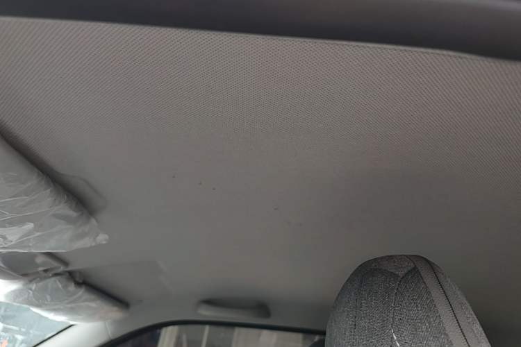Used Wuling Hongguang MINIEV 2021 Macaron Fashion Model Lithium Iron Phosphate Headliner