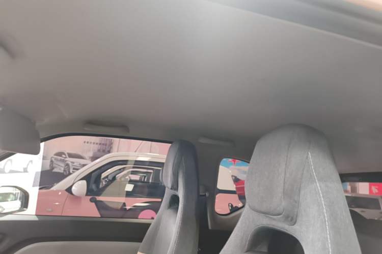 Used Wuling Hongguang MINIEV 2021 Macaron Fashion Model Lithium Iron Phosphate Headliner