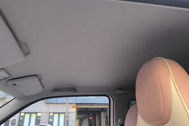 Used Wuling Hongguang MINIEV 2021 Macaron Fashion Model Lithium Iron Phosphate Headliner