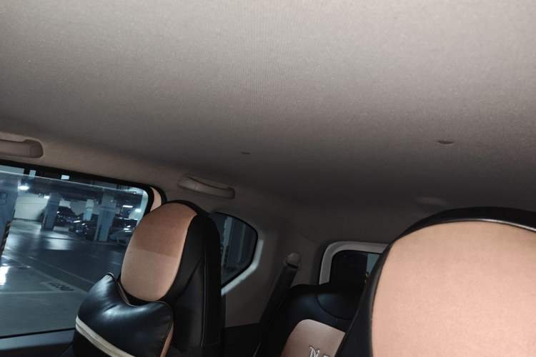 Used Wuling Hongguang MINIEV 2021 Macaron Premium Model – Lithium Iron Phosphate Headliner