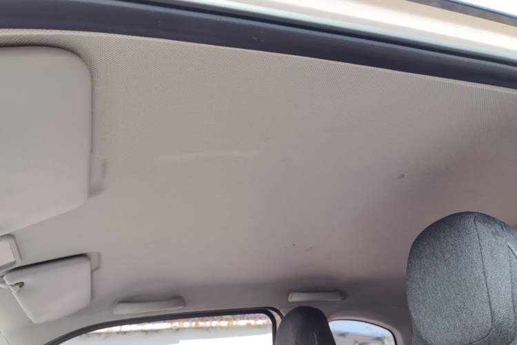 Used Wuling Hongguang MINIEV 2021 Macaron Fashion Model Lithium Iron Phosphate Headliner
