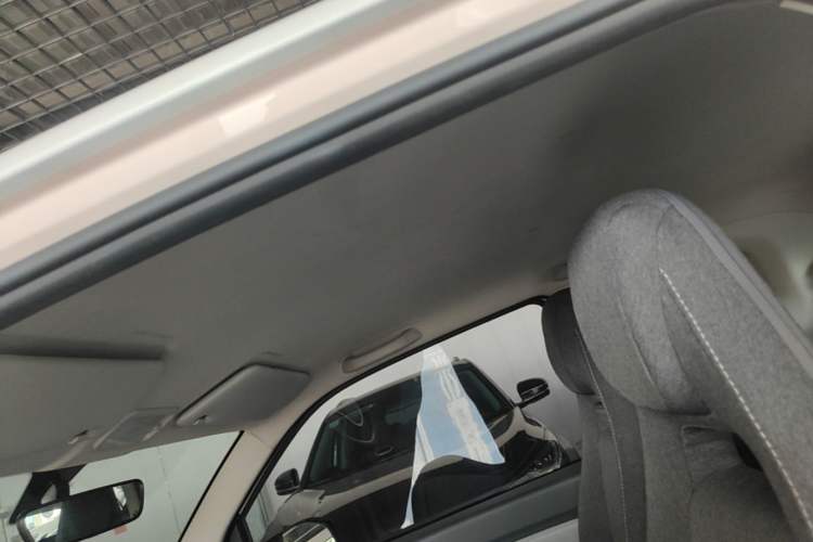 Used Wuling Hongguang MINIEV 2021 Macaron Fashion Edition Lithium-Ion Battery Headliner