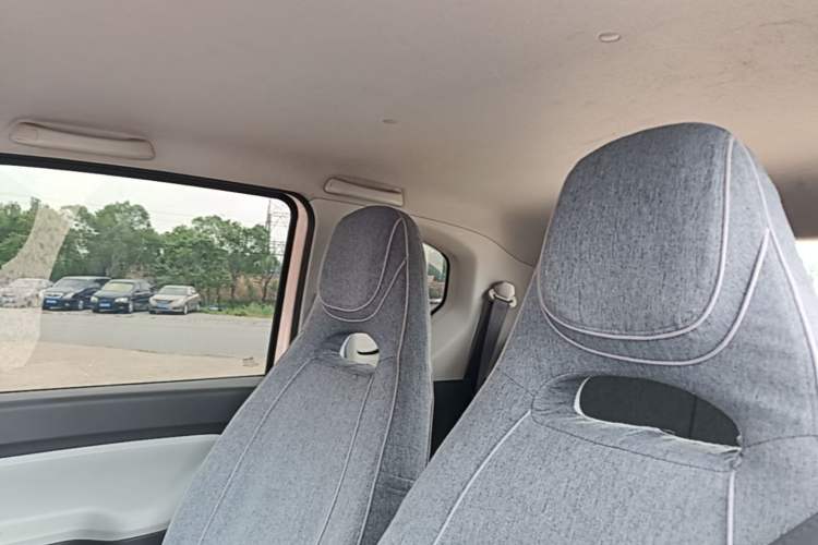 Used Wuling Hongguang MINIEV 2021 Macaron Fashion Model Lithium Iron Phosphate Headliner
