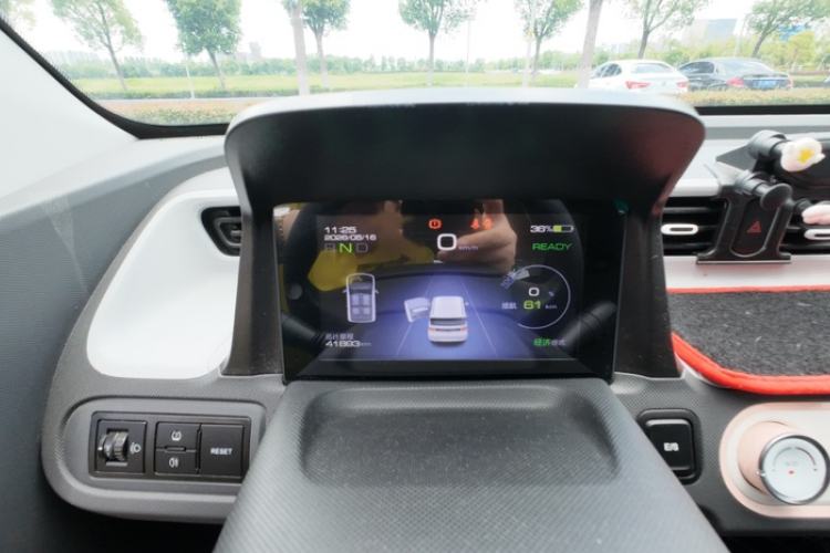 Used Wuling Hongguang MINIEV 2021 Macaron Premium Model – Lithium Iron Phosphate Instrument Cluster
