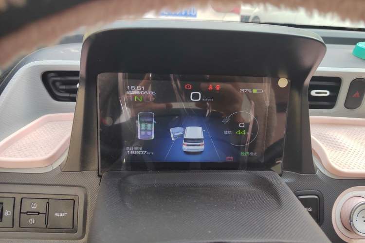 Used Wuling Hongguang MINIEV 2021 Macaron Fashion Model Lithium Iron Phosphate Instrument Cluster
