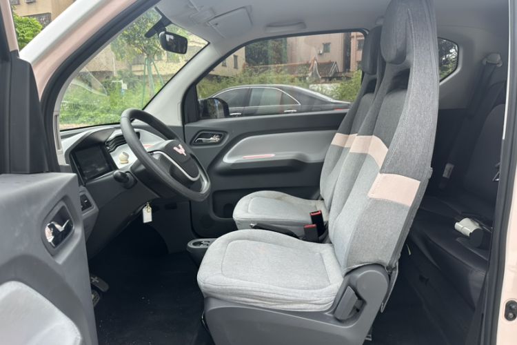 Used Wuling Hongguang MINIEV 2021 Macaron Premium Model – Lithium Iron Phosphate Interior 1