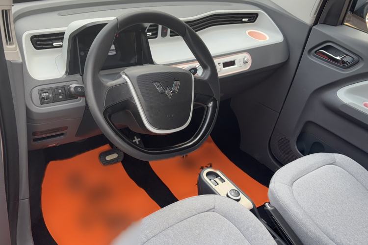 Used Wuling Hongguang MINIEV 2021 Macaron Premium Model – Lithium-NMC Interior 1