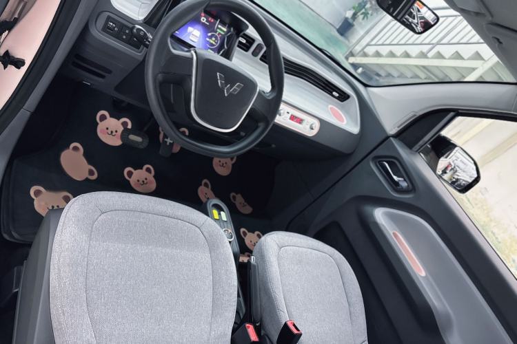 Used Wuling Hongguang MINIEV 2021 Macaron Premium Model – Lithium Iron Phosphate Interior 1