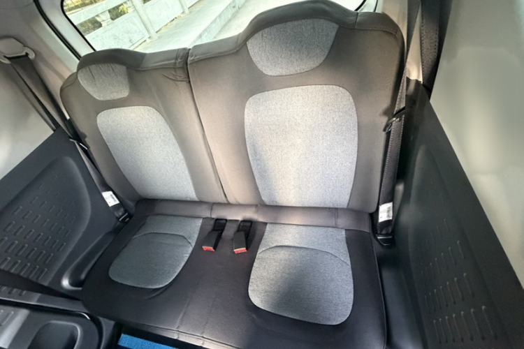 Used Wuling Hongguang MINIEV 2021 Macaron Fashion Model Lithium Iron Phosphate Interior 1