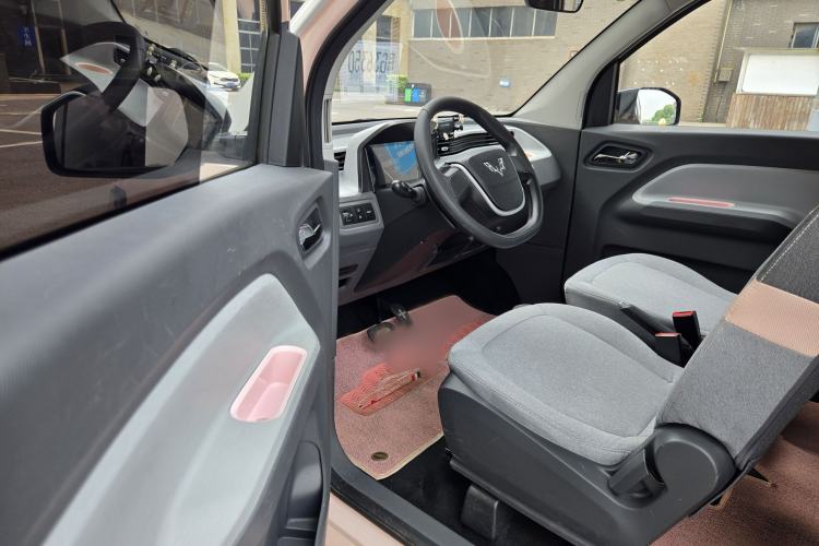 Used Wuling Hongguang MINIEV 2021 Macaron Premium Model – Lithium Iron Phosphate Interior 1