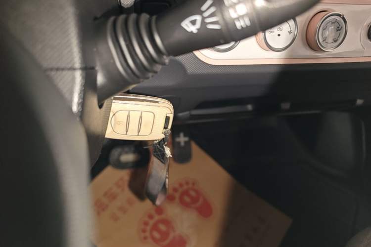 Used Wuling Hongguang MINIEV 2021 Macaron Premium Model – Lithium Iron Phosphate Interior 1