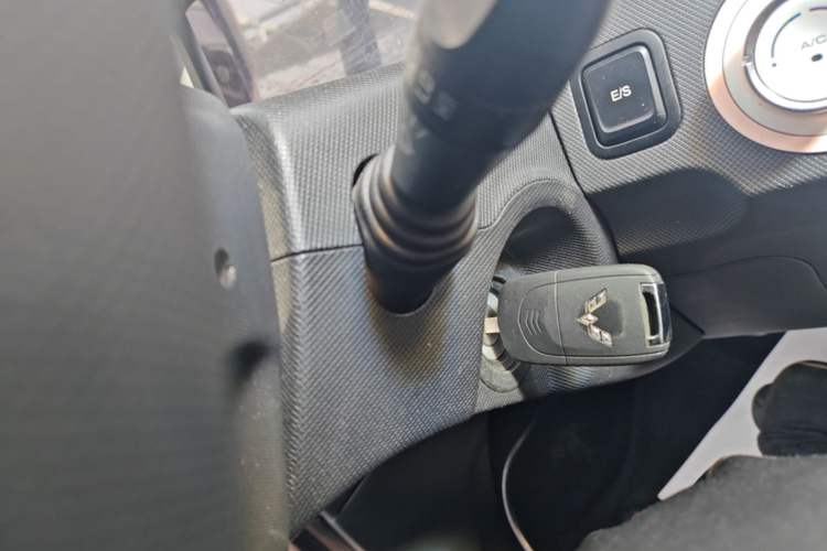 Used Wuling Hongguang MINIEV 2021 Macaron Fashion Model Lithium Iron Phosphate Interior 1