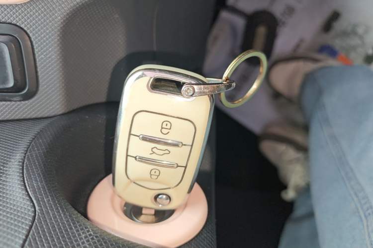 Used Wuling Hongguang MINIEV 2021 Macaron Premium Model – Lithium Iron Phosphate Interior 1