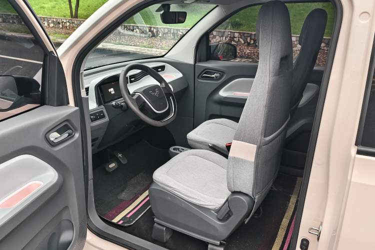 Used Wuling Hongguang MINIEV 2021 Macaron Fashion Edition Lithium-Ion Battery Interior 1