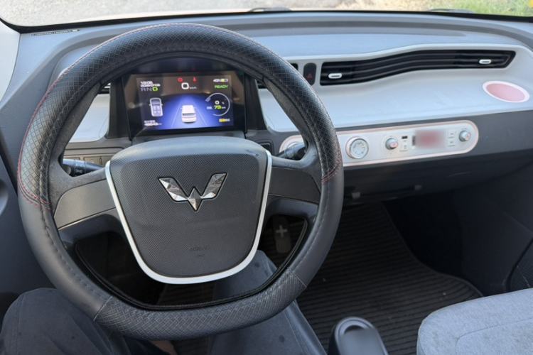 Used Wuling Hongguang MINIEV 2021 Macaron Premium Model – Lithium Iron Phosphate Interior 1