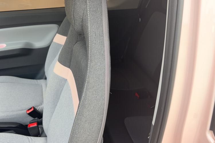 Used Wuling Hongguang MINIEV 2021 Macaron Premium Model – Lithium-NMC Interior 2