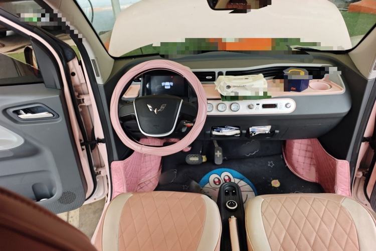 Used Wuling Hongguang MINIEV 2021 Macaron Premium Model – Lithium Iron Phosphate Interior 2