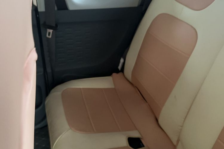 Used Wuling Hongguang MINIEV 2021 Macaron Fashion Model Lithium Iron Phosphate Interior 2
