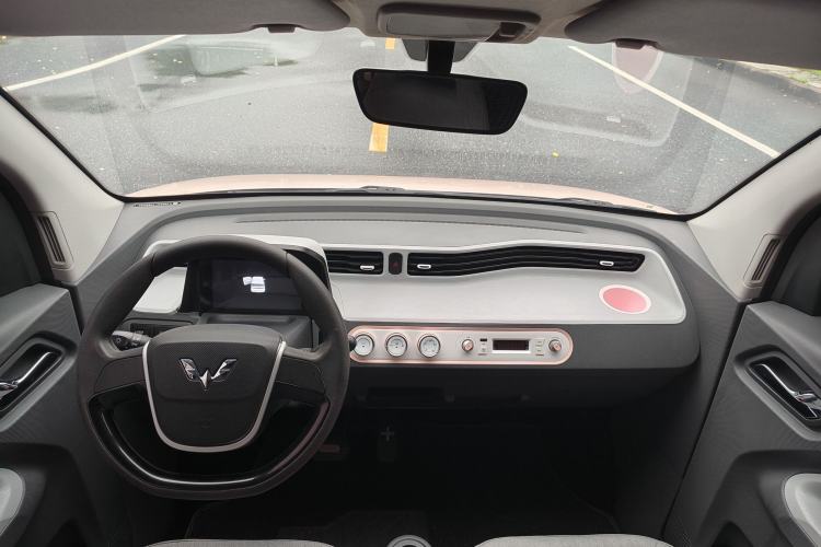 Used Wuling Hongguang MINIEV 2021 Macaron Fashion Edition Lithium-Ion Battery Interior 2