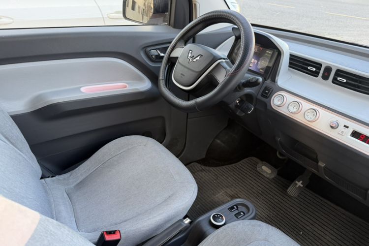 Used Wuling Hongguang MINIEV 2021 Macaron Premium Model – Lithium Iron Phosphate Interior 2