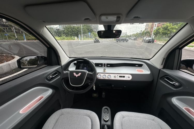 Used Wuling Hongguang MINIEV 2021 Macaron Premium Model – Lithium Iron Phosphate Interior 3
