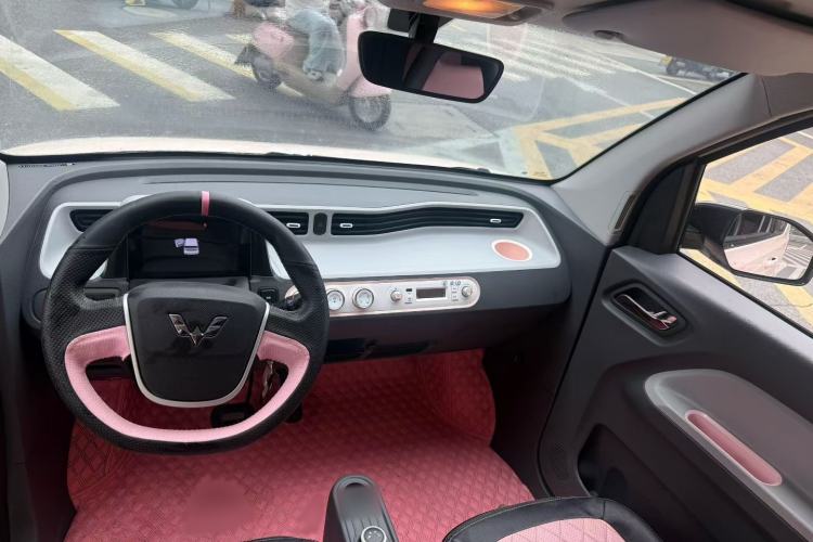 Used Wuling Hongguang MINIEV 2021 Macaron Premium Model – Lithium Iron Phosphate Interior 3