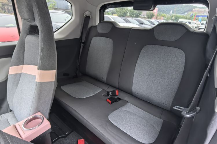 Used Wuling Hongguang MINIEV 2021 Macaron Fashion Model Lithium Iron Phosphate Interior 3