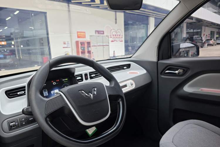 Used Wuling Hongguang MINIEV 2021 Macaron Premium Model – Lithium Iron Phosphate Interior 3