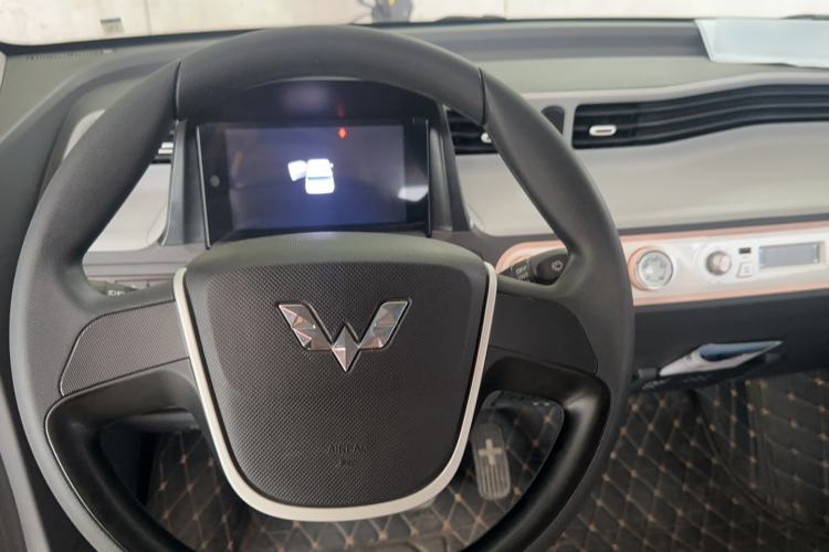 Used Wuling Hongguang MINIEV 2021 Macaron Fashion Model Lithium Iron Phosphate Interior 3