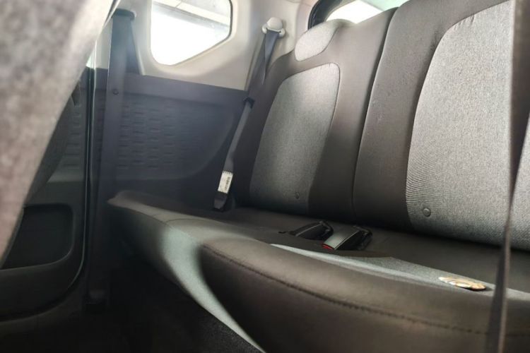 Used Wuling Hongguang MINIEV 2021 Macaron Fashion Model Lithium Iron Phosphate Interior 3
